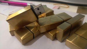 فلش مموری فلزی